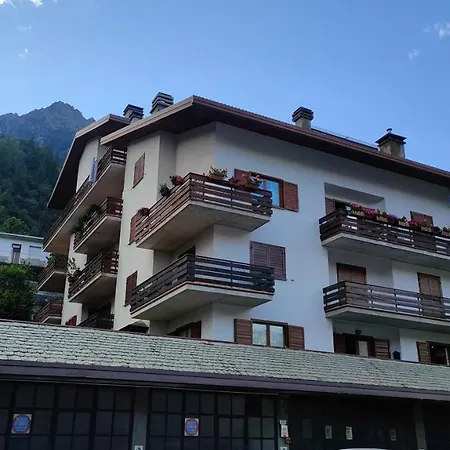 L'angolo Del Trekking Apartmán *